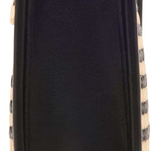 Elegant Striped Straw Wristlet with Durable Lining - Ideal for Beachside Dinners - Picture 2 of 5